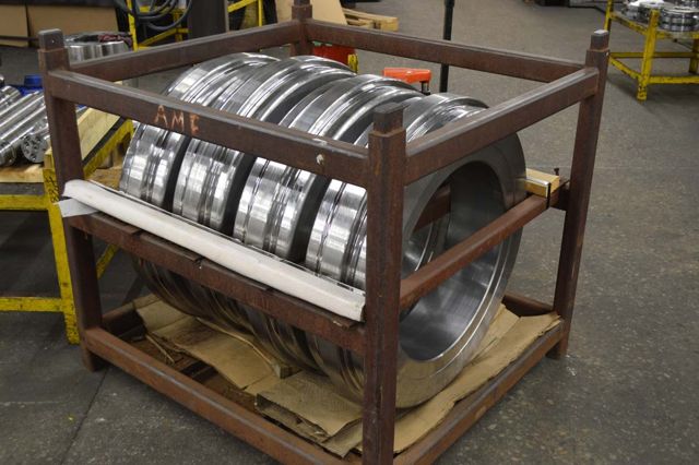 Roll tooling in a shipping rack